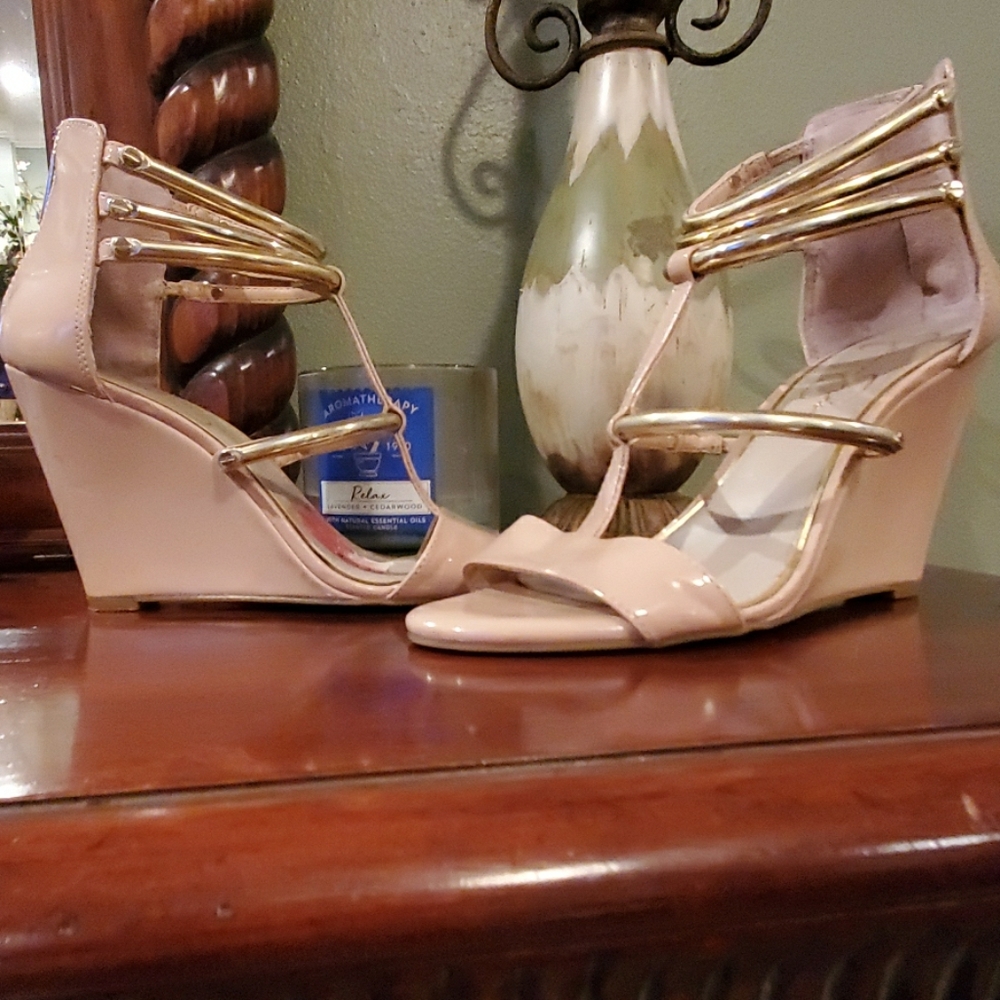 Jessica Simpaon BLUSH color wedge sandals